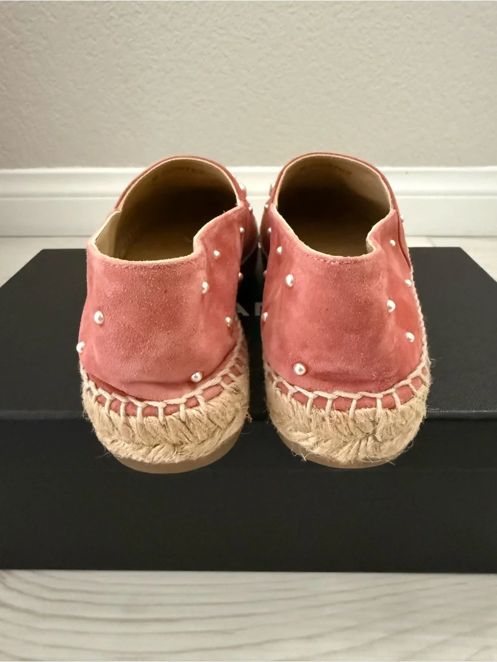 Chanel 2017 Interlocking Pearl CC Logo Espadrilles Size 35 EU 💗